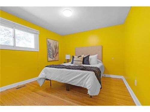 49 Cheryl Avenue, Hamilton, ON - Indoor Photo Showing Bedroom