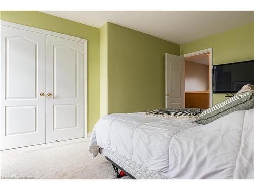 7 Northampton Boulevard, Stoney Creek, ON - Indoor Photo Showing Bedroom