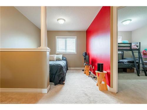 7 Northampton Boulevard, Stoney Creek, ON - Indoor Photo Showing Bedroom