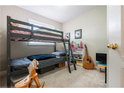 7 Northampton Boulevard, Stoney Creek, ON - Indoor Photo Showing Bedroom