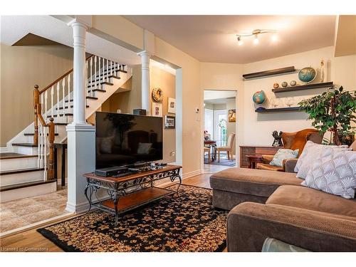 7 Northampton Boulevard, Stoney Creek, ON - Indoor Photo Showing Living Room