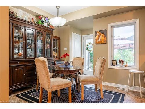 7 Northampton Boulevard, Stoney Creek, ON - Indoor Photo Showing Dining Room