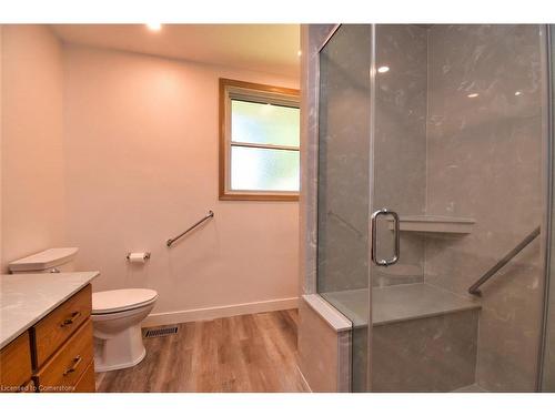 419 Book Road E, Ancaster, ON - Indoor Photo Showing Bathroom