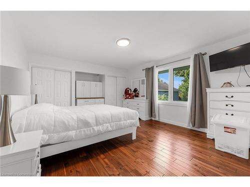 15414 Niagara River Parkway, Niagara-On-The-Lake, ON - Indoor Photo Showing Bedroom