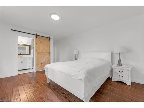 15414 Niagara River Parkway, Niagara-On-The-Lake, ON - Indoor Photo Showing Bedroom