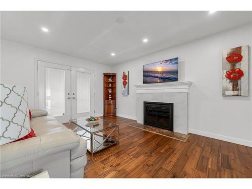 15414 Niagara River Parkway, Niagara-On-The-Lake, ON - Indoor Photo Showing Living Room With Fireplace