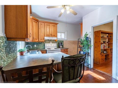 129 Ray Street S, Hamilton, ON - Indoor Photo Showing Kitchen