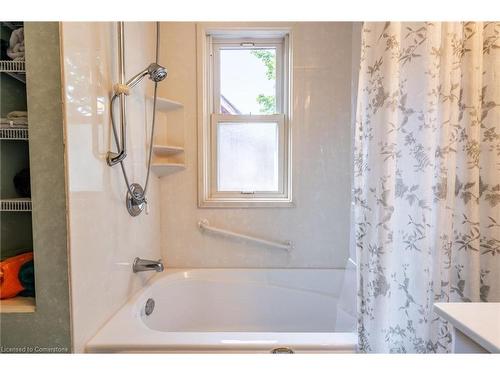 129 Ray Street S, Hamilton, ON - Indoor Photo Showing Bathroom