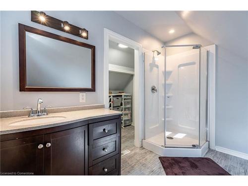 129 Ray Street S, Hamilton, ON - Indoor Photo Showing Bathroom