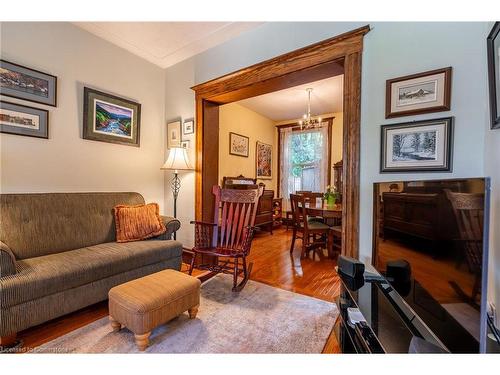 129 Ray Street S, Hamilton, ON - Indoor Photo Showing Living Room