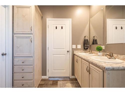 4 Bent Willow Court, Nanticoke, ON - Indoor Photo Showing Bathroom