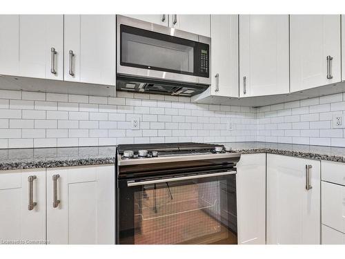 1258 Coric Avenue, Burlington, ON - Indoor Photo Showing Kitchen With Upgraded Kitchen