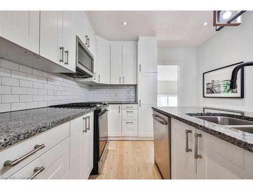 1258 Coric Avenue, Burlington, ON - Indoor Photo Showing Kitchen With Upgraded Kitchen