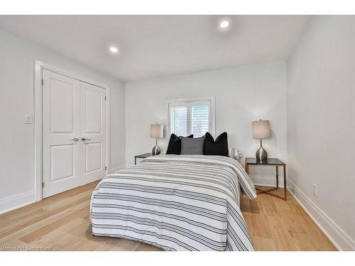 1258 Coric Avenue, Burlington, ON - Indoor Photo Showing Bedroom