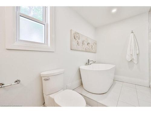 1258 Coric Avenue, Burlington, ON - Indoor Photo Showing Bathroom