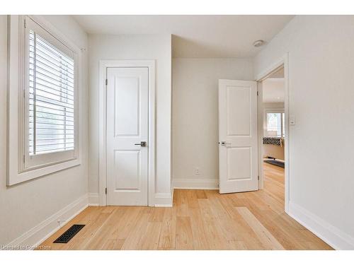 1258 Coric Avenue, Burlington, ON - Indoor Photo Showing Other Room