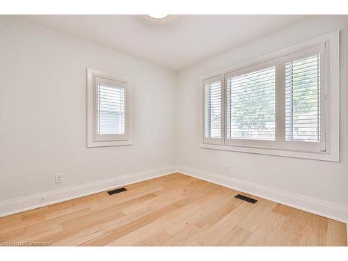 1258 Coric Avenue, Burlington, ON - Indoor Photo Showing Other Room