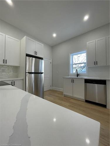 1-50 Erie Avenue, Hamilton, ON - Indoor Photo Showing Kitchen