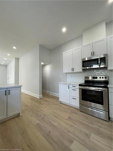 1-50 Erie Avenue, Hamilton, ON - Indoor Photo Showing Kitchen