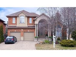 2 Donnici Drive  Hamilton, ON L9B 2P1