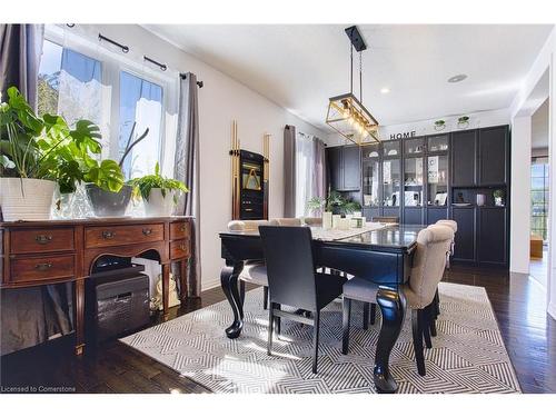 261 Montreal Circle, Stoney Creek, ON - Indoor Photo Showing Dining Room