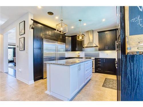 261 Montreal Circle, Stoney Creek, ON - Indoor Photo Showing Kitchen