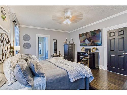 261 Montreal Circle, Stoney Creek, ON - Indoor Photo Showing Bedroom