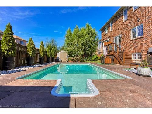 261 Montreal Circle, Stoney Creek, ON - Outdoor With In Ground Pool