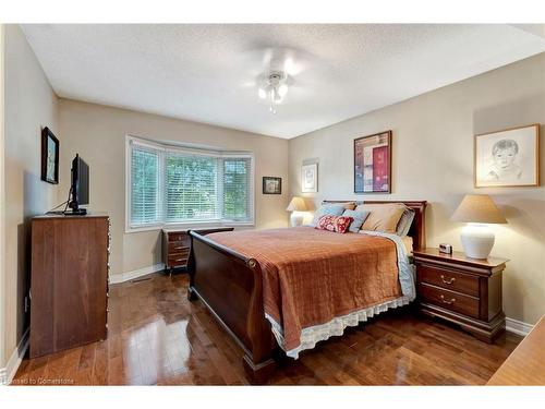 51 Banbury Drive, Ancaster, ON - Indoor Photo Showing Bedroom