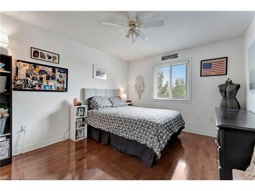 51 Banbury Drive, Ancaster, ON - Indoor Photo Showing Bedroom