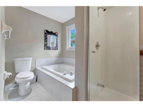 51 Banbury Drive, Ancaster, ON - Indoor Photo Showing Bathroom