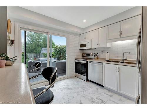 51 Banbury Drive, Ancaster, ON - Indoor Photo Showing Kitchen With Double Sink