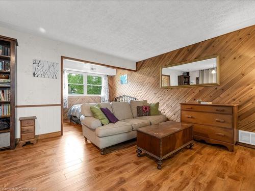 544 Crescent Road, Fort Erie, ON - Indoor Photo Showing Living Room