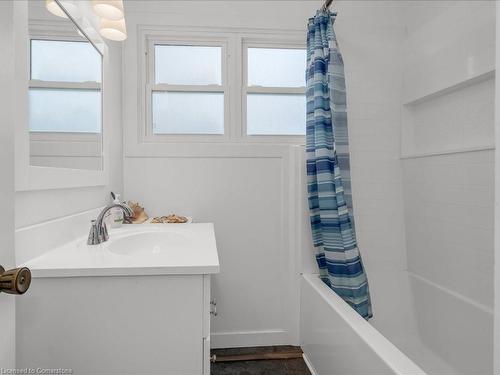 544 Crescent Road, Fort Erie, ON - Indoor Photo Showing Bathroom