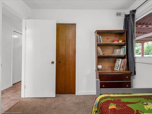 544 Crescent Road, Fort Erie, ON - Indoor Photo Showing Bedroom