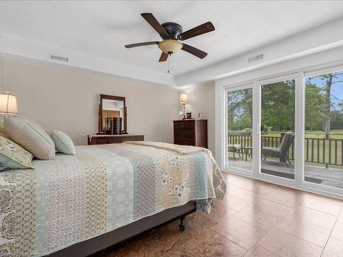 544 Crescent Road, Fort Erie, ON - Indoor Photo Showing Bedroom