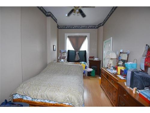 168 Macnab Street N, Hamilton, ON - Indoor Photo Showing Bedroom