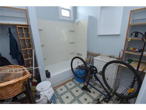 168 Macnab Street N, Hamilton, ON -  Photo Showing Bathroom