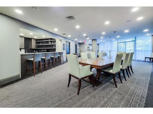 323-11 Bronte Road, Oakville, ON - Indoor Photo Showing Dining Room