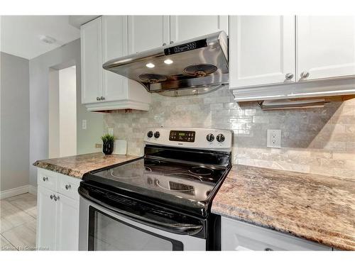 82 East 35Th Street, Hamilton, ON - Indoor Photo Showing Kitchen