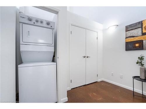 401-11 Rebecca Street, Hamilton, ON - Indoor Photo Showing Laundry Room