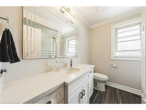 4030 Grapehill Avenue, Burlington, ON - Indoor Photo Showing Bathroom