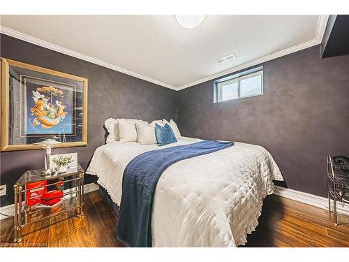 4030 Grapehill Avenue, Burlington, ON - Indoor Photo Showing Bedroom