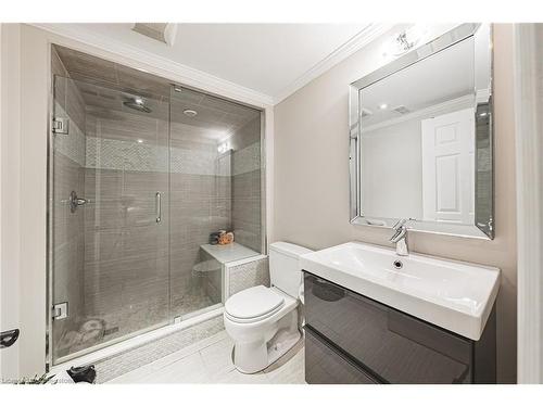 4030 Grapehill Avenue, Burlington, ON - Indoor Photo Showing Bathroom