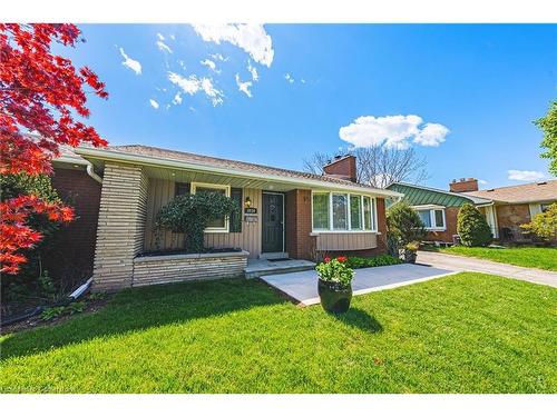 4030 Grapehill Avenue, Burlington, ON - Outdoor With Facade