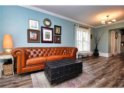 19 Panabaker Street, Cambridge, ON - Indoor Photo Showing Living Room