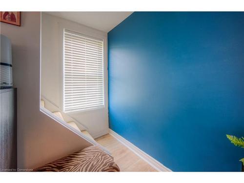 127 Nash Road S, Hamilton, ON - Indoor Photo Showing Bedroom