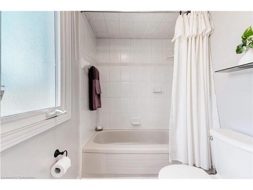 3200 Tania Crescent, Burlington, ON - Indoor Photo Showing Bathroom