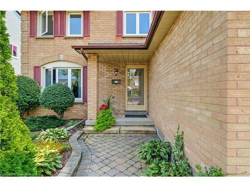 3200 Tania Crescent, Burlington, ON - Outdoor