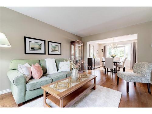 3200 Tania Crescent, Burlington, ON - Indoor Photo Showing Living Room